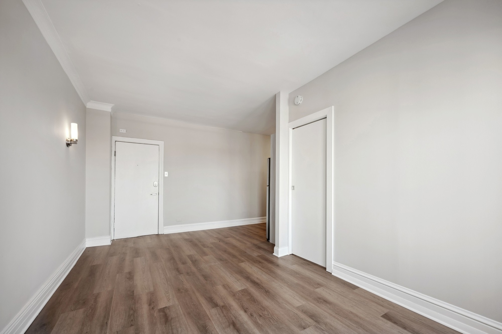 4157 N Clarendon Avenue Unit: 301