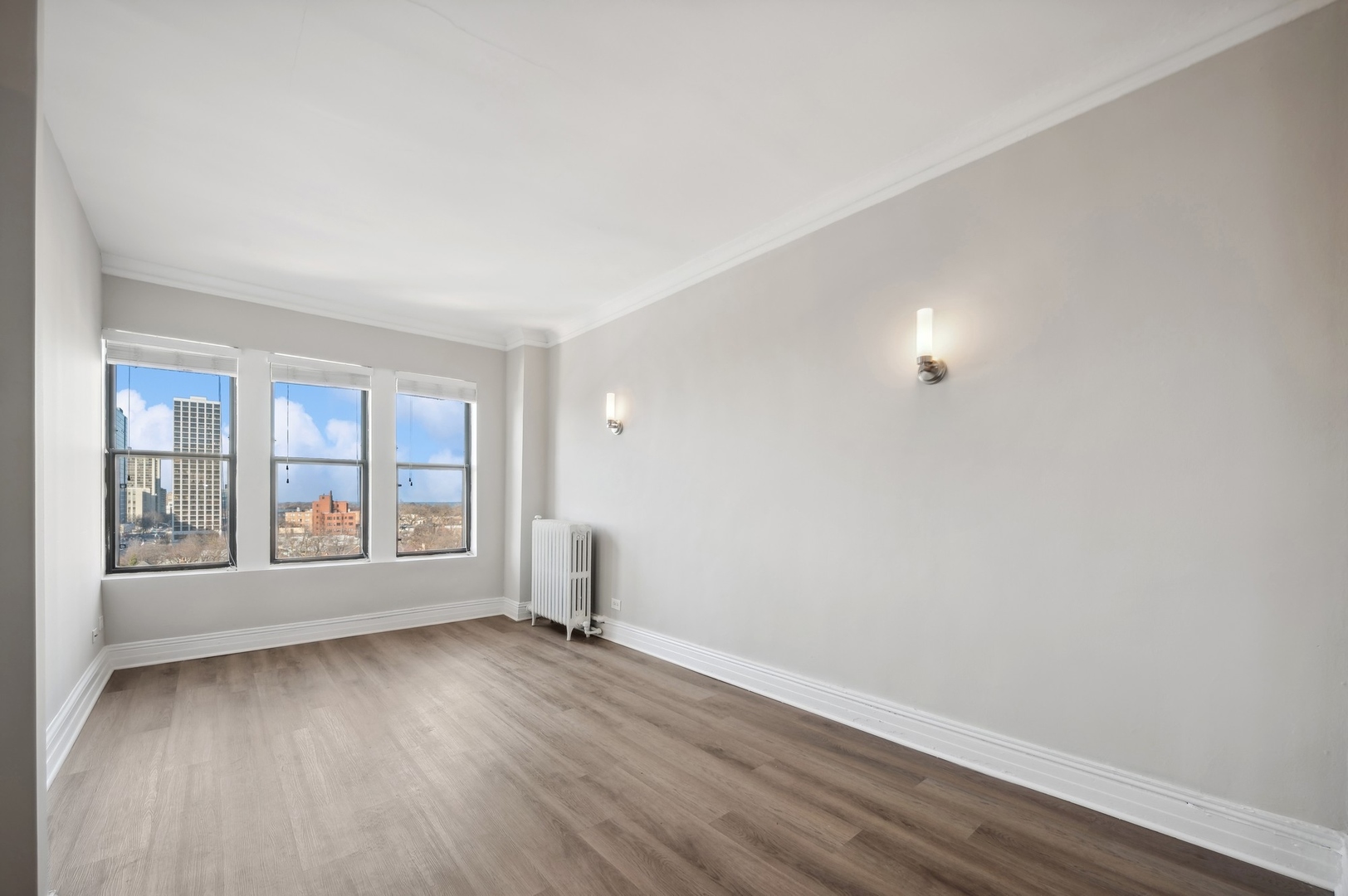 4157 N Clarendon Avenue Unit: 301