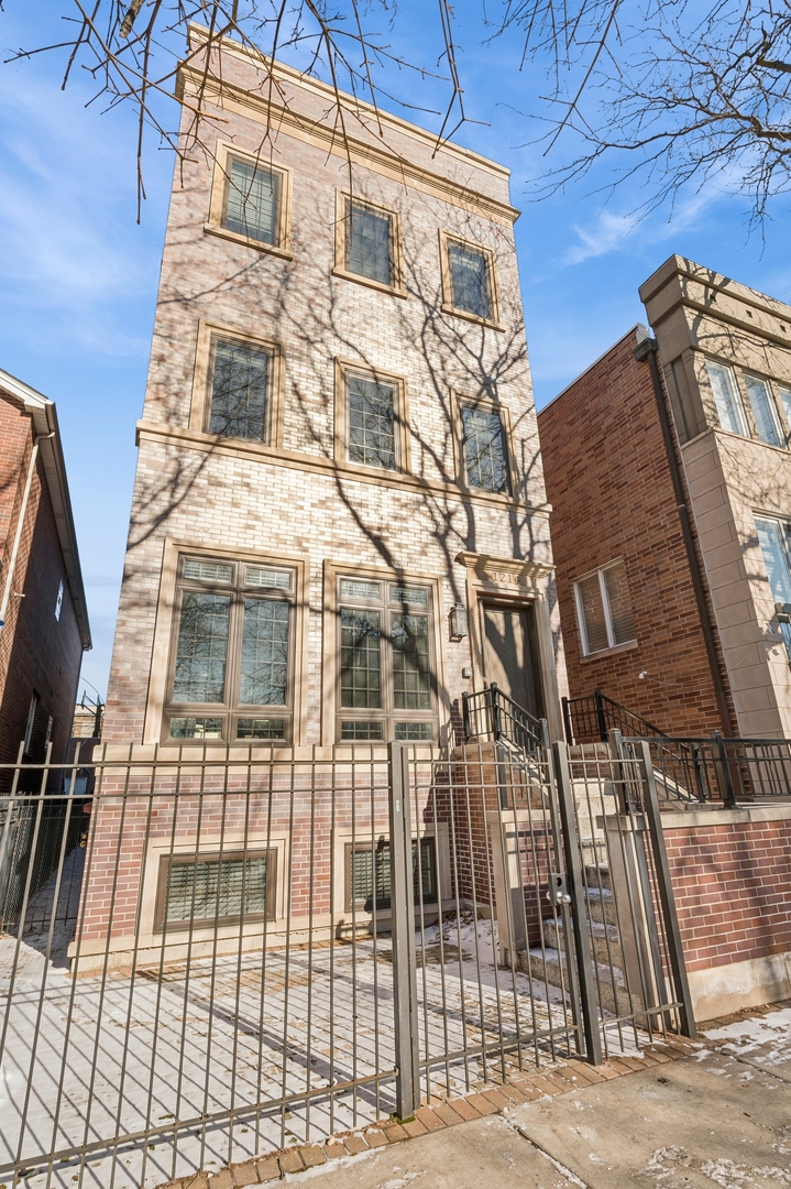 1214 W Fletcher Street Unit: 1