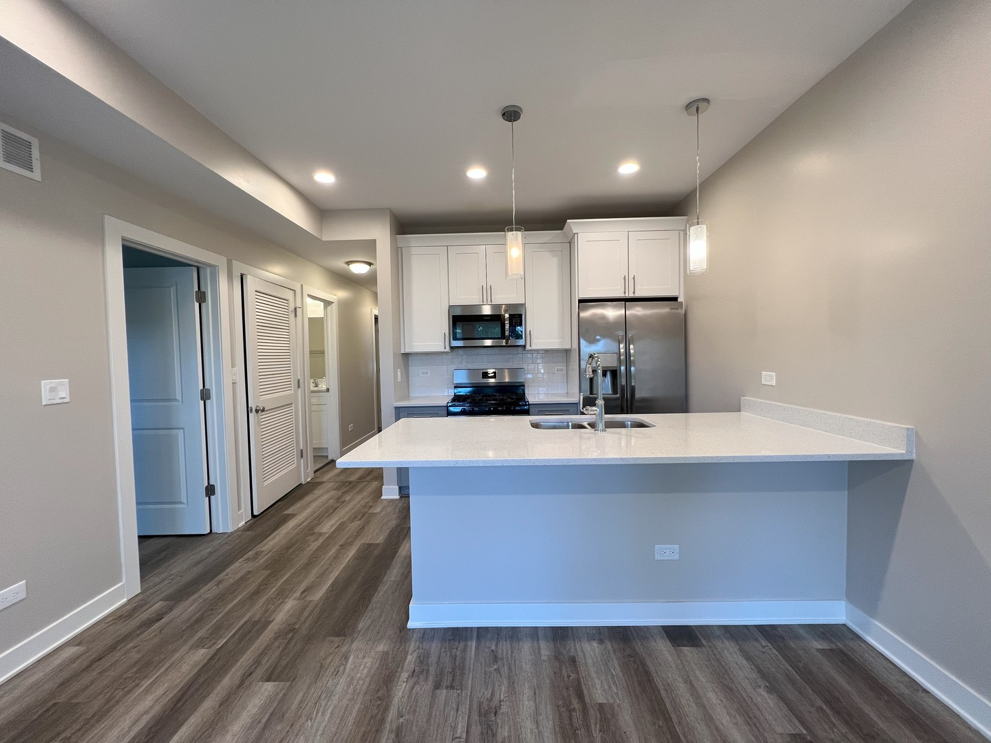 3607 W Ainslie Street Unit: 2