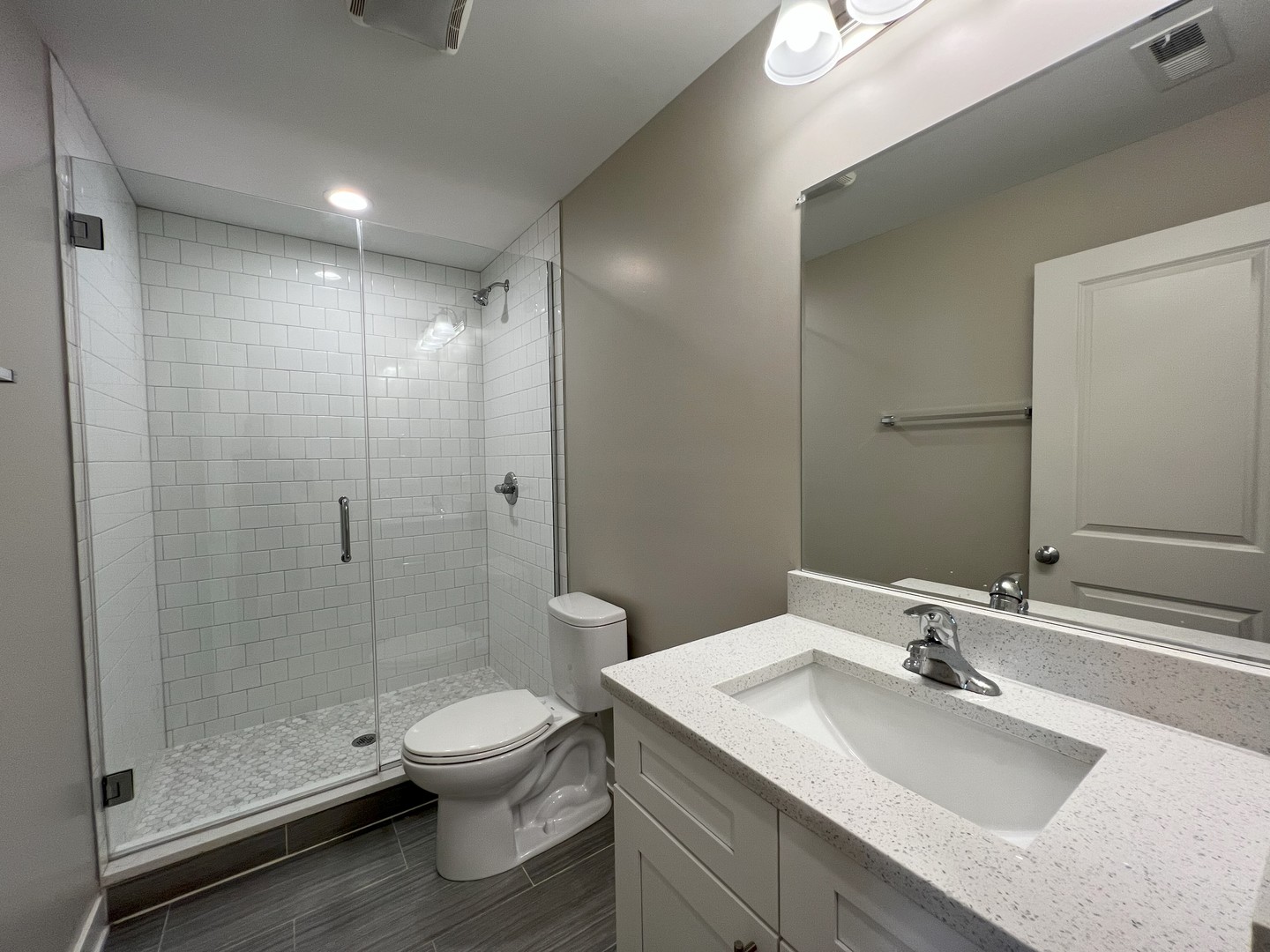 3607 W Ainslie Street Unit: 2