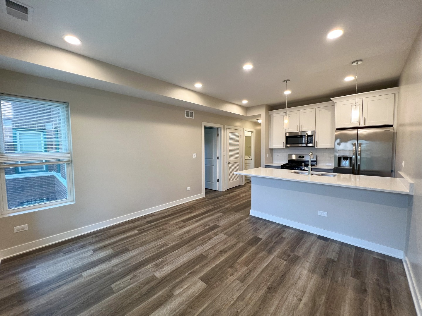 3607 W Ainslie Street Unit: 2