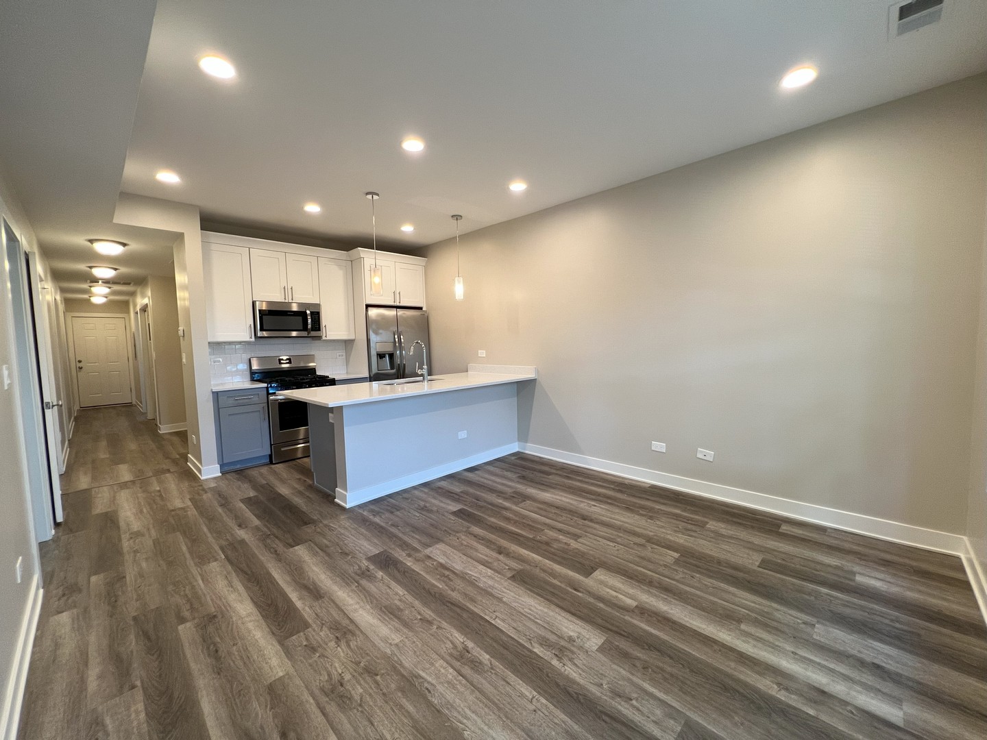 3607 W Ainslie Street Unit: 2
