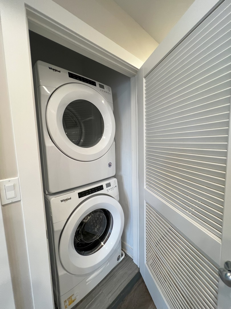 3607 W Ainslie Street Unit: 2