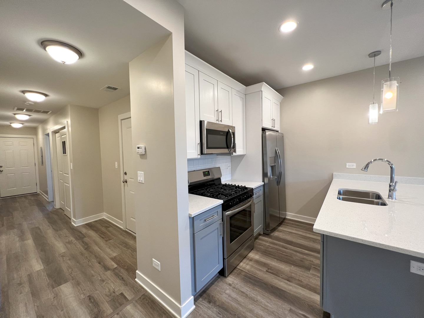 3607 W Ainslie Street Unit: 2