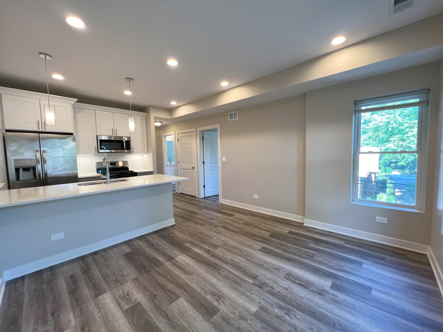 3609 W Ainslie Street Unit: 2