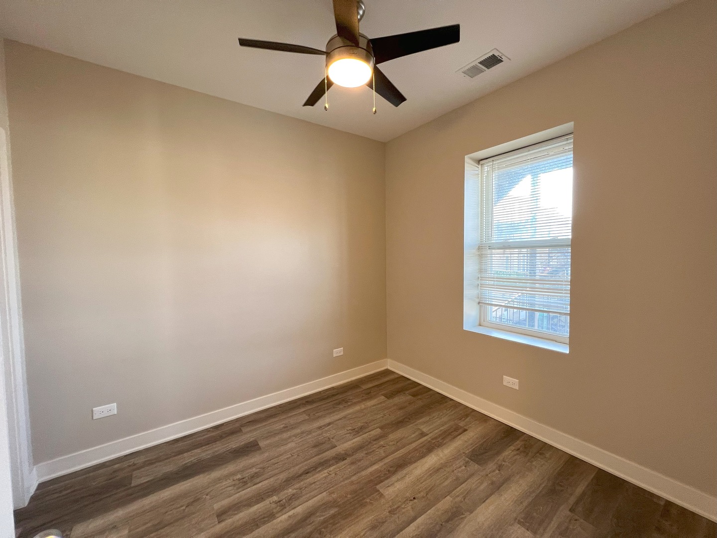 3609 W Ainslie Street Unit: 2