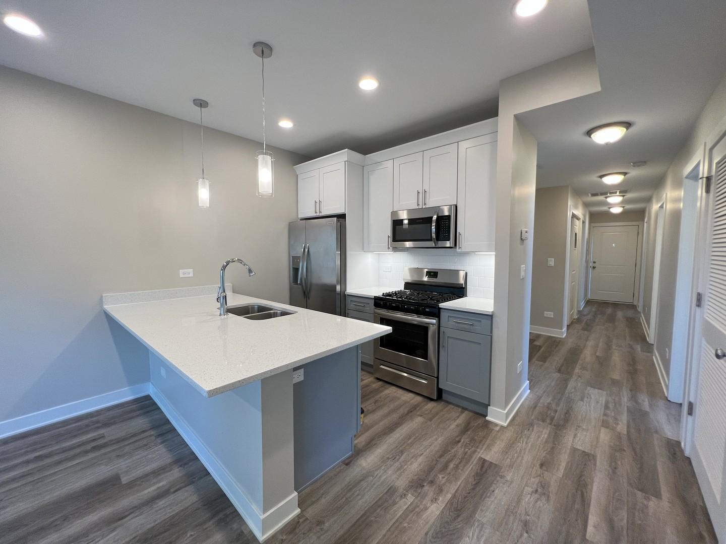 3609 W Ainslie Street Unit: 2