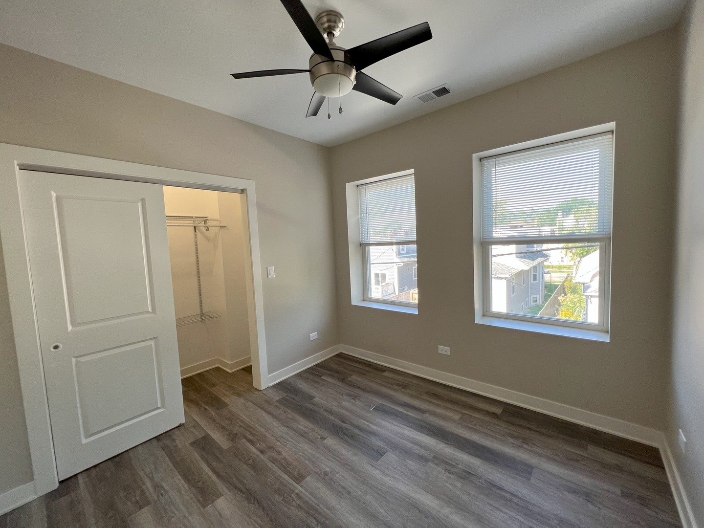 3609 W Ainslie Street Unit: 2