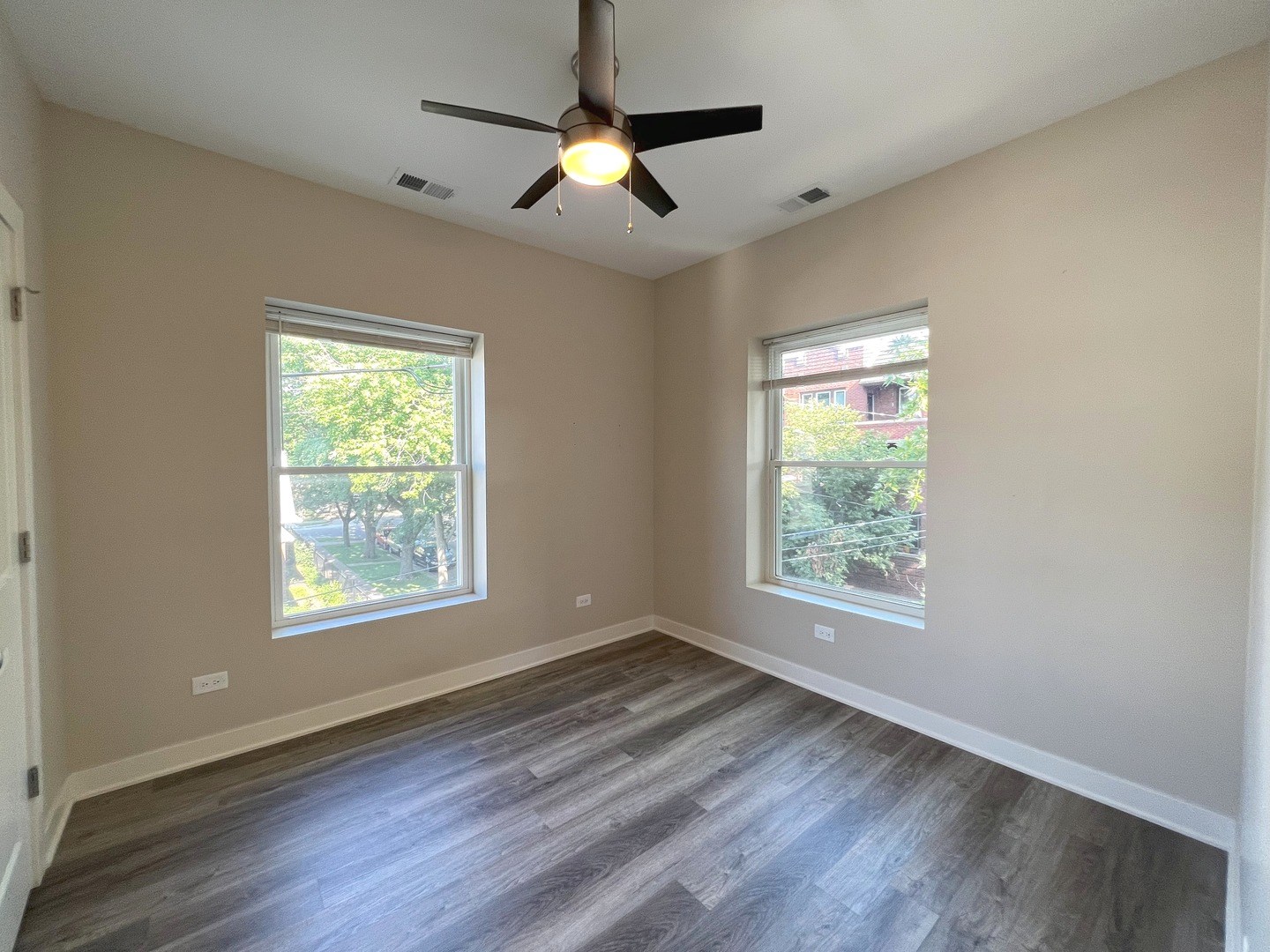3609 W Ainslie Street Unit: 2