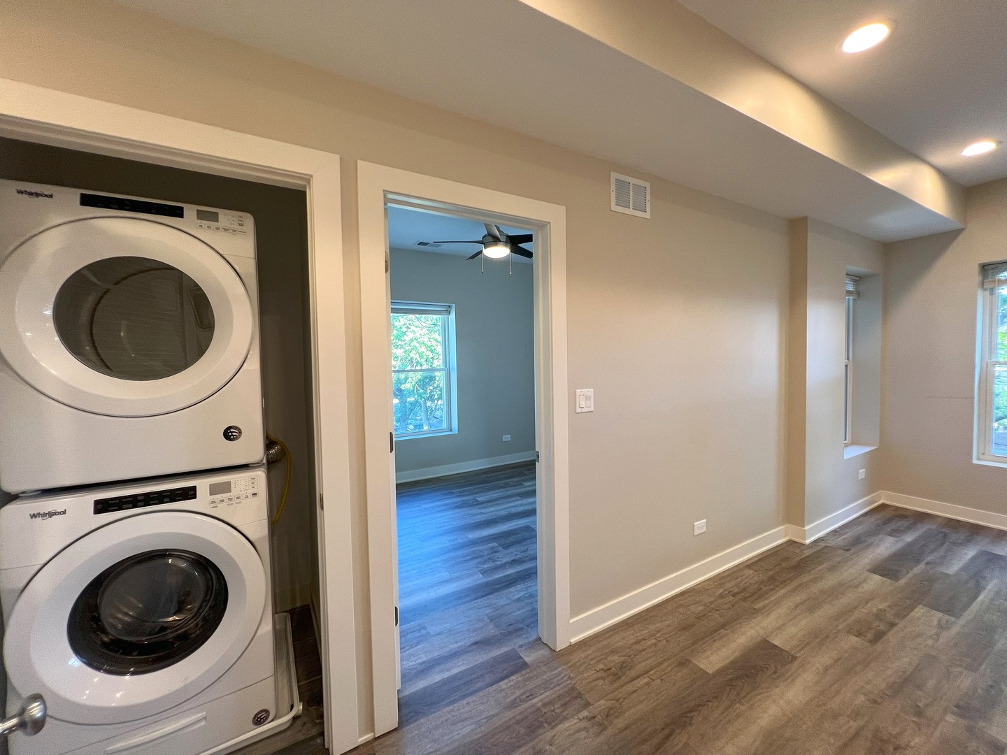 3609 W Ainslie Street Unit: 2