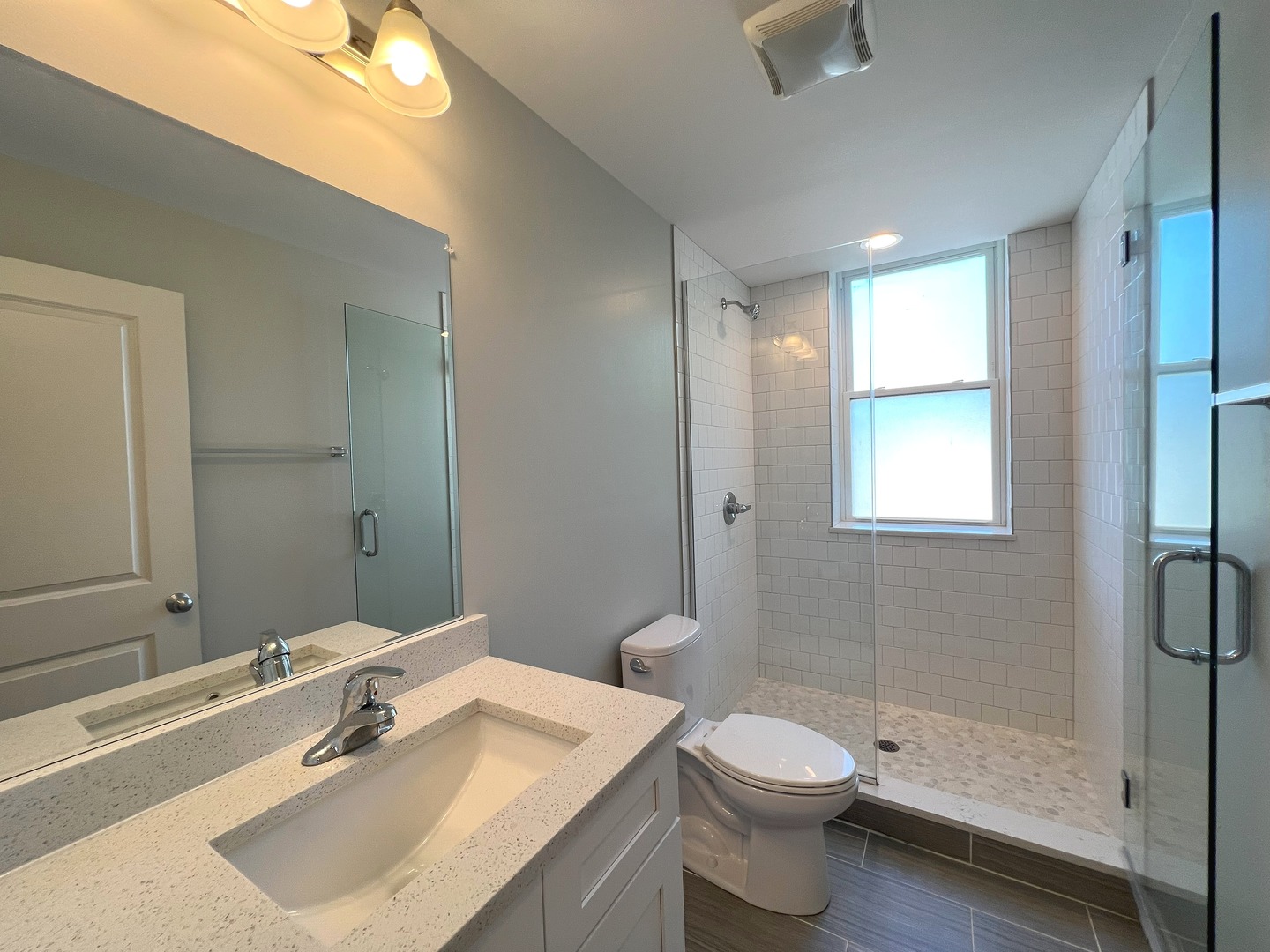 3609 W Ainslie Street Unit: 2