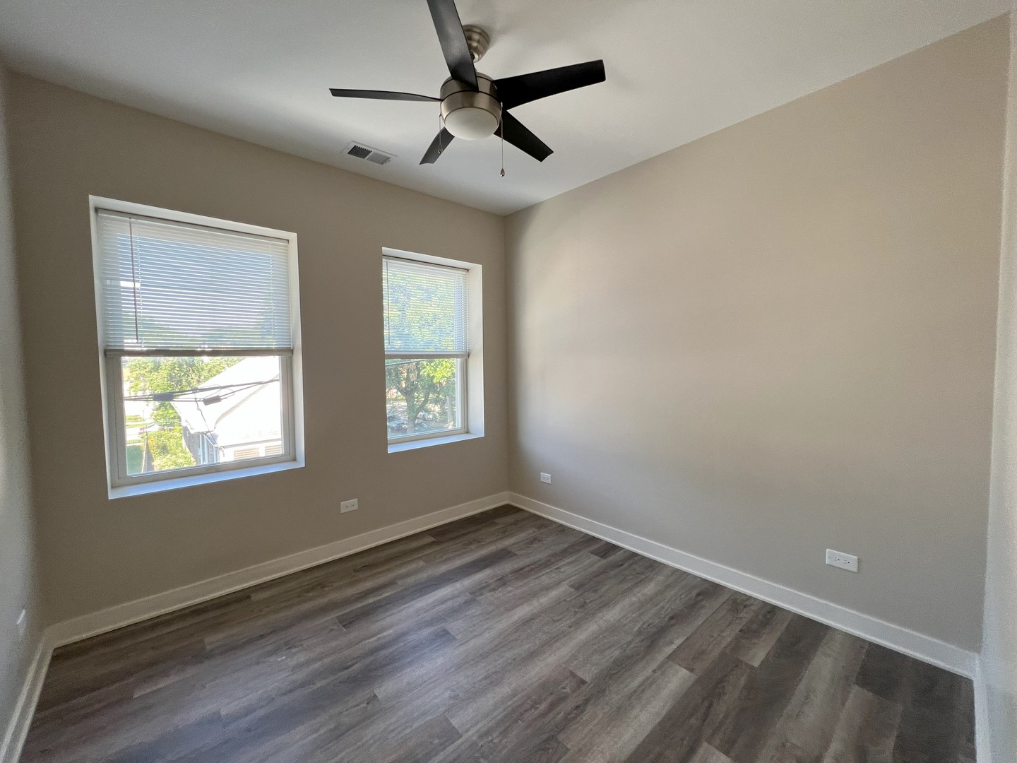3609 W Ainslie Street Unit: 2