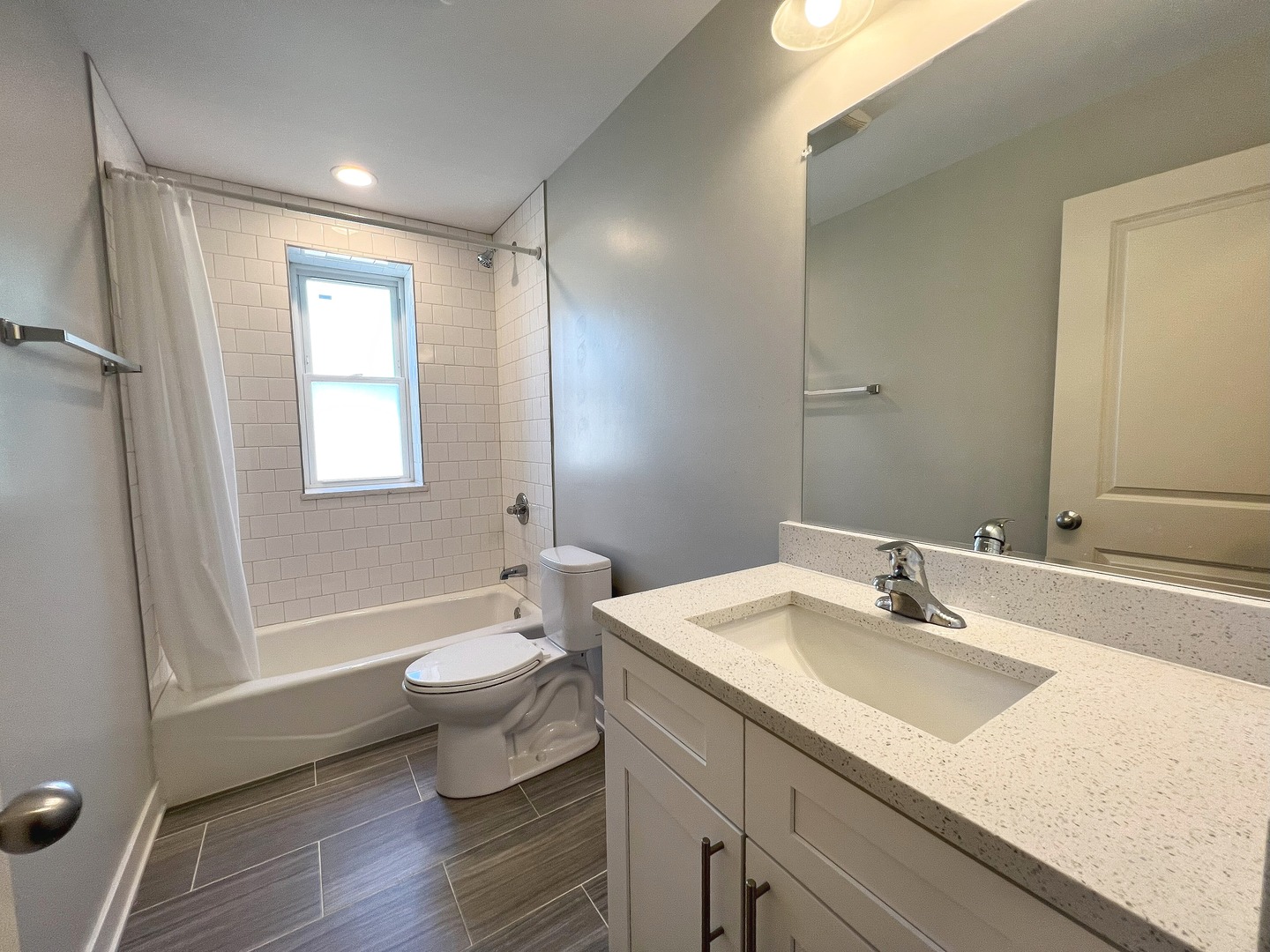 3609 W Ainslie Street Unit: 2