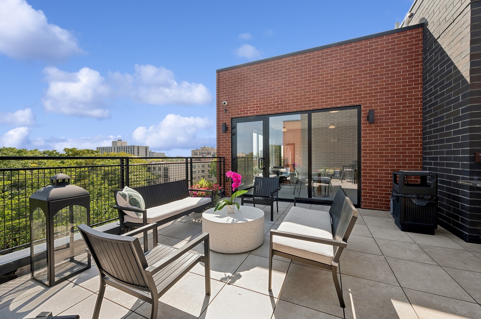 7006 N Glenwood Avenue Unit: 205