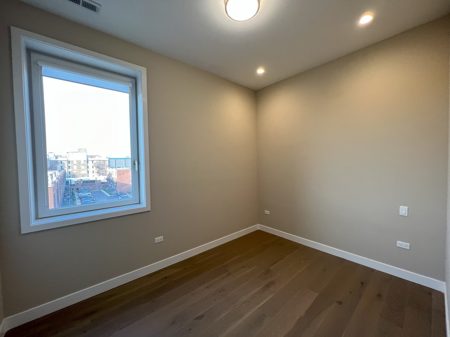 3757 N Sheffield Avenue Unit: 302