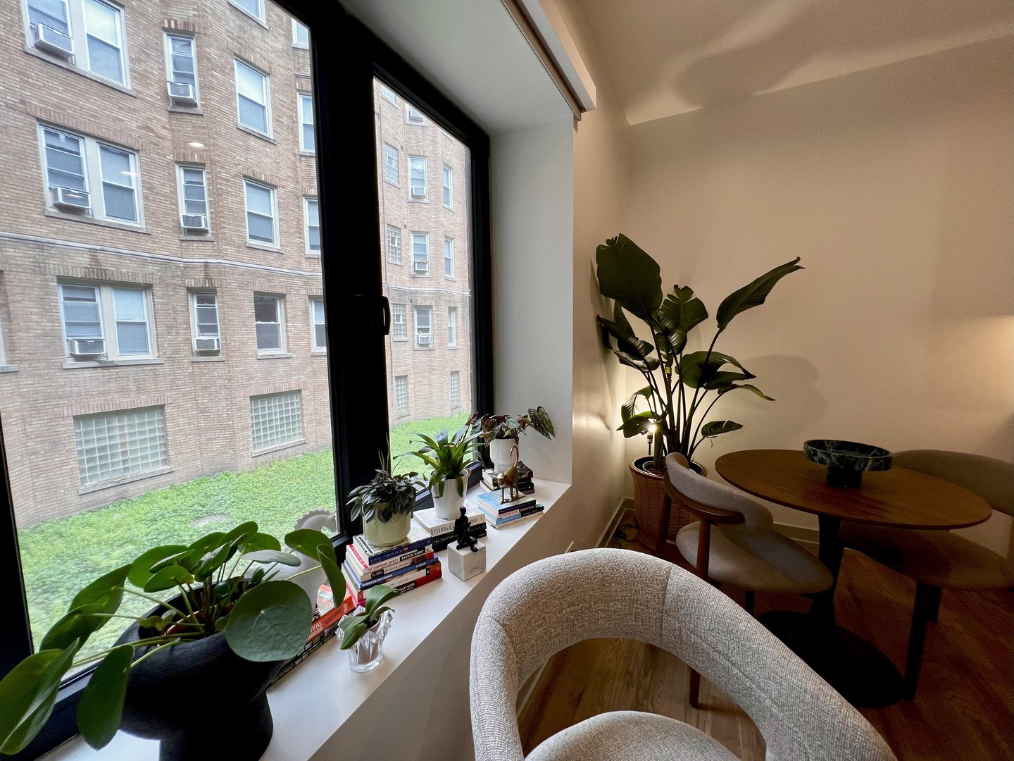 1337 W Estes Avenue Unit: 1A