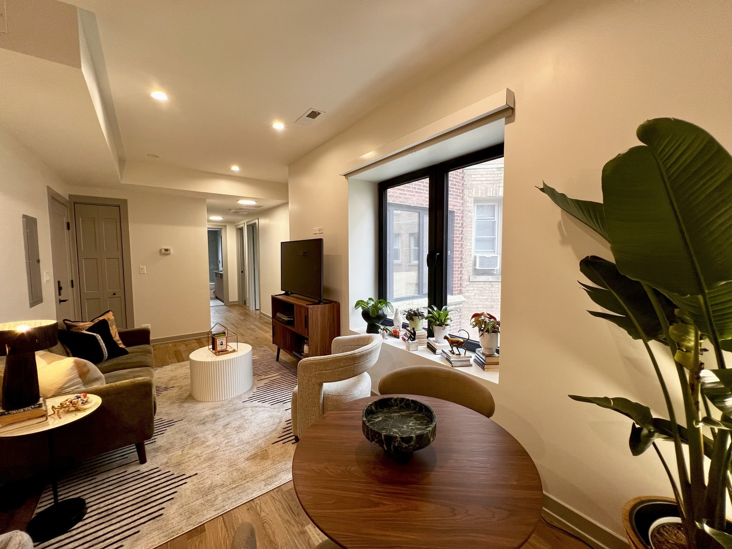 1337 W Estes Avenue Unit: 1A