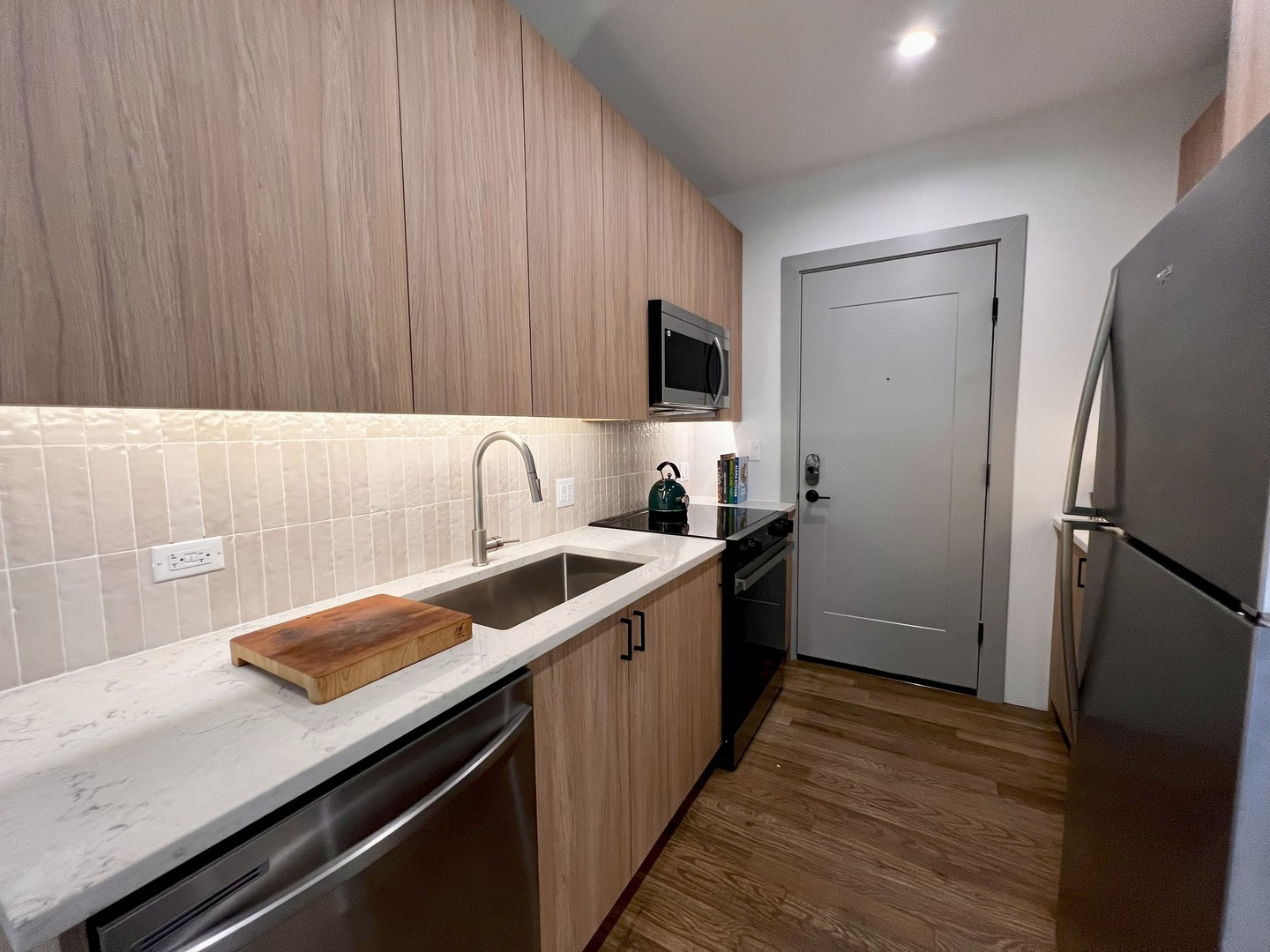 1337 W Estes Avenue Unit: 1A