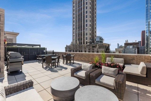6 N Michigan Avenue Unit: 1505