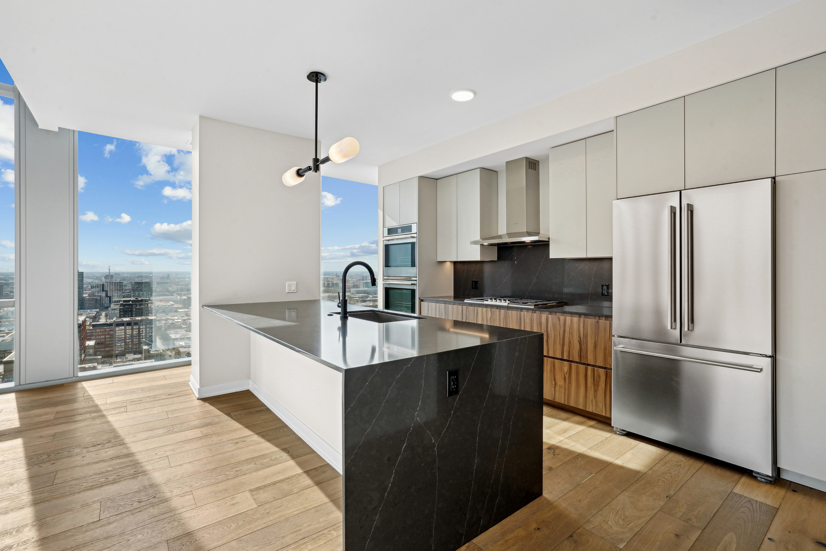 1114 W Carroll Avenue Unit: PH-3203
