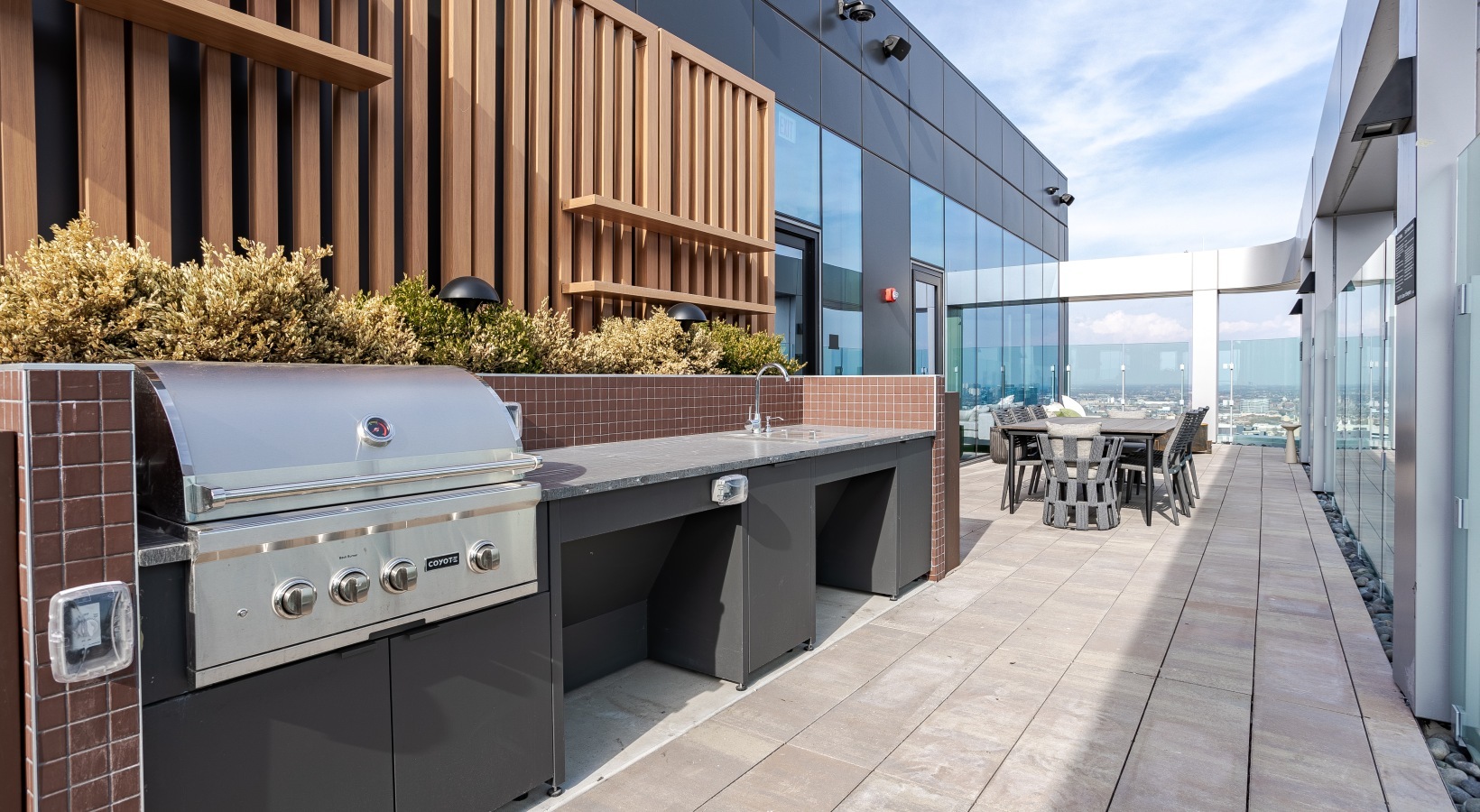 1114 W Carroll Avenue Unit: PH-3203