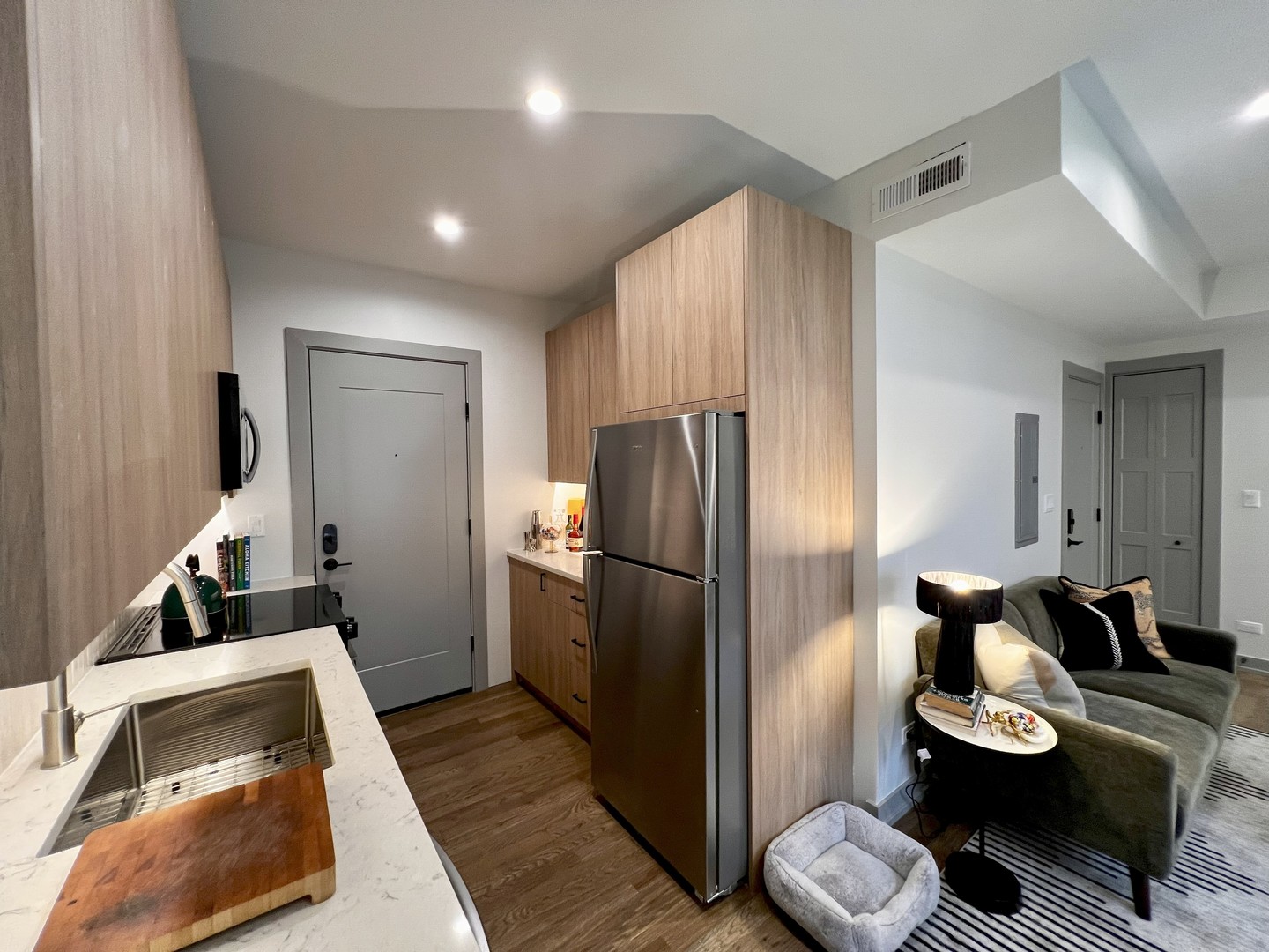1337 W Estes Avenue Unit: 3A