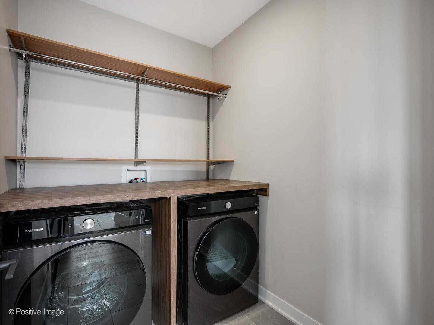 1114 W Carroll Avenue Unit: PH-3204