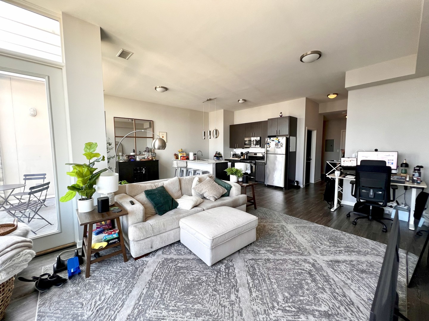 1545 W North Avenue Unit: 407