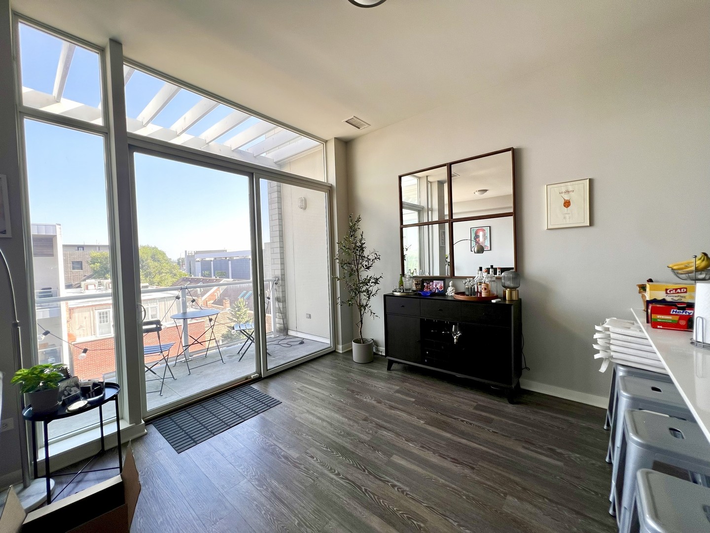 1545 W North Avenue Unit: 407