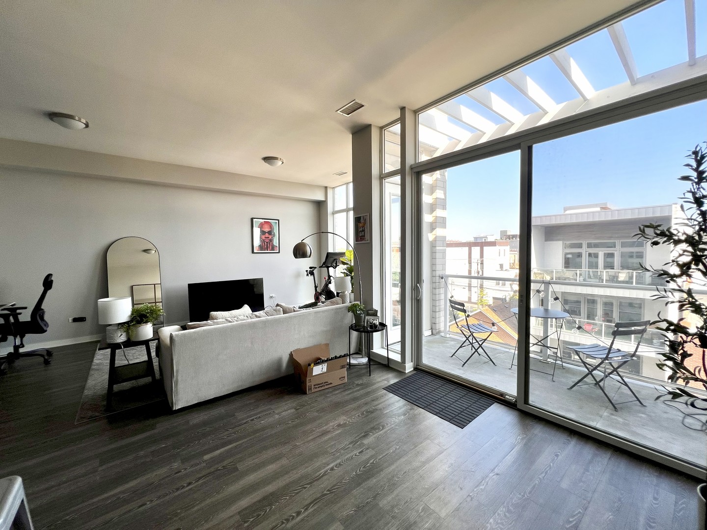 1545 W North Avenue Unit: 407