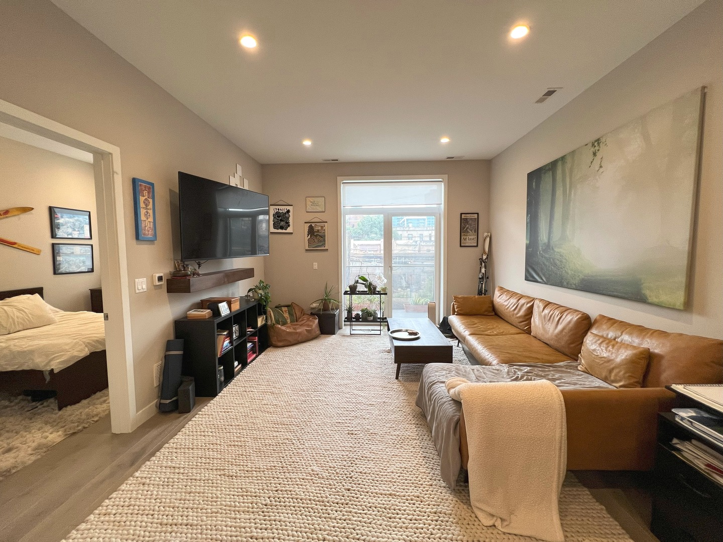 3757 N Sheffield Avenue Unit: 204