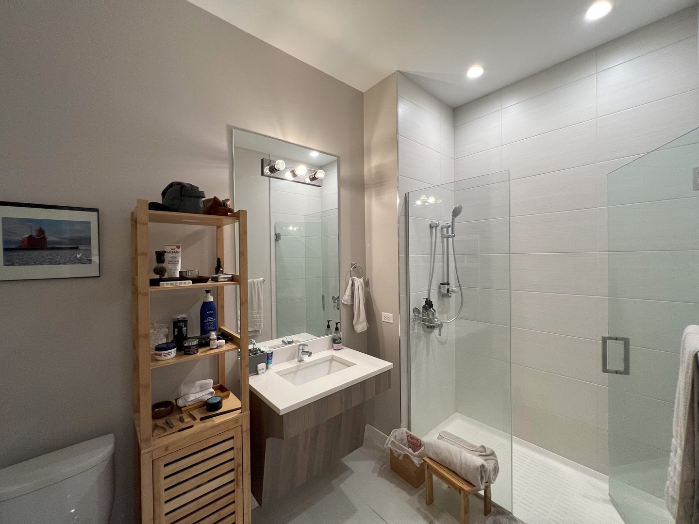 3757 N Sheffield Avenue Unit: 204