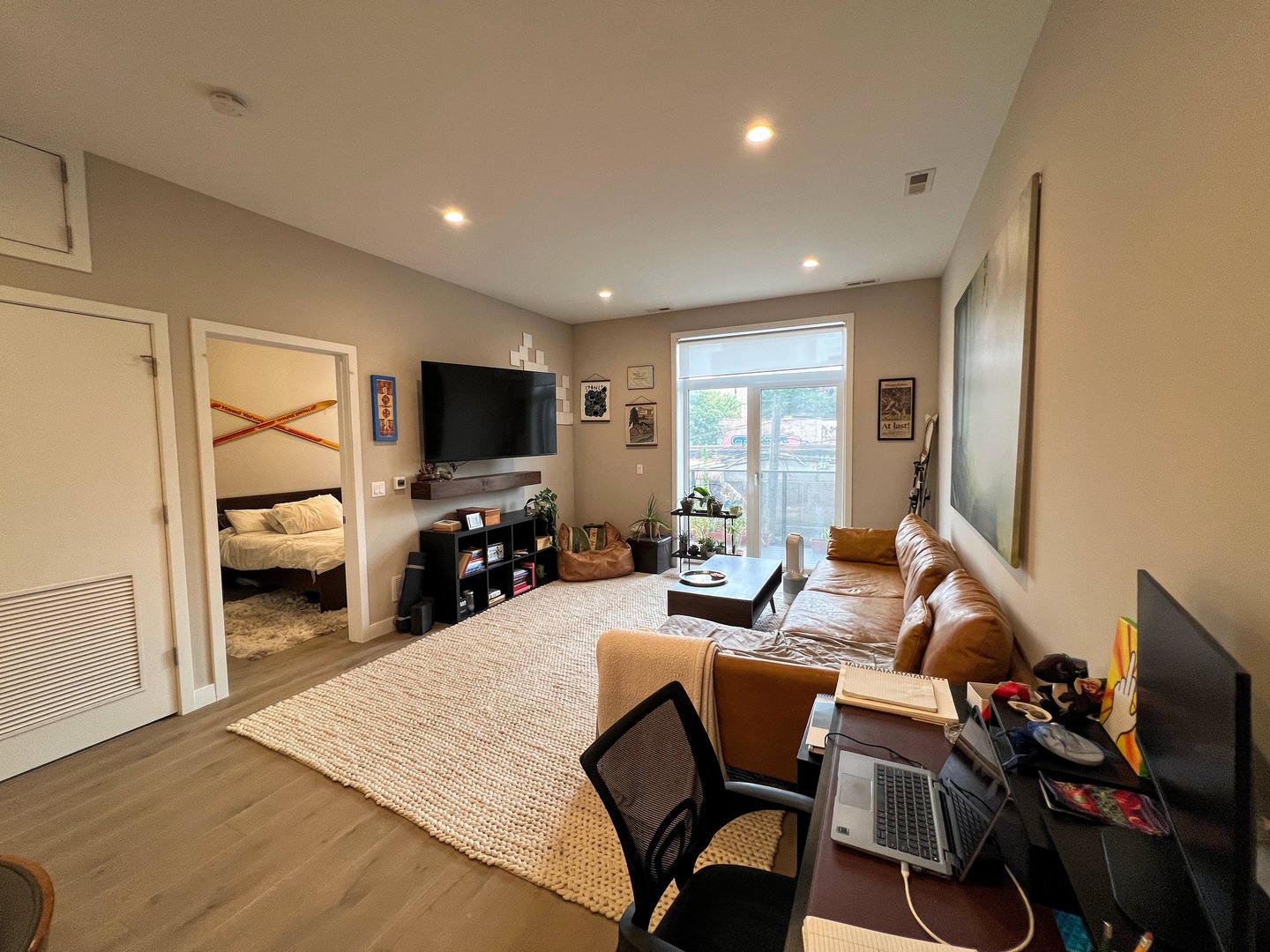 3757 N Sheffield Avenue Unit: 204