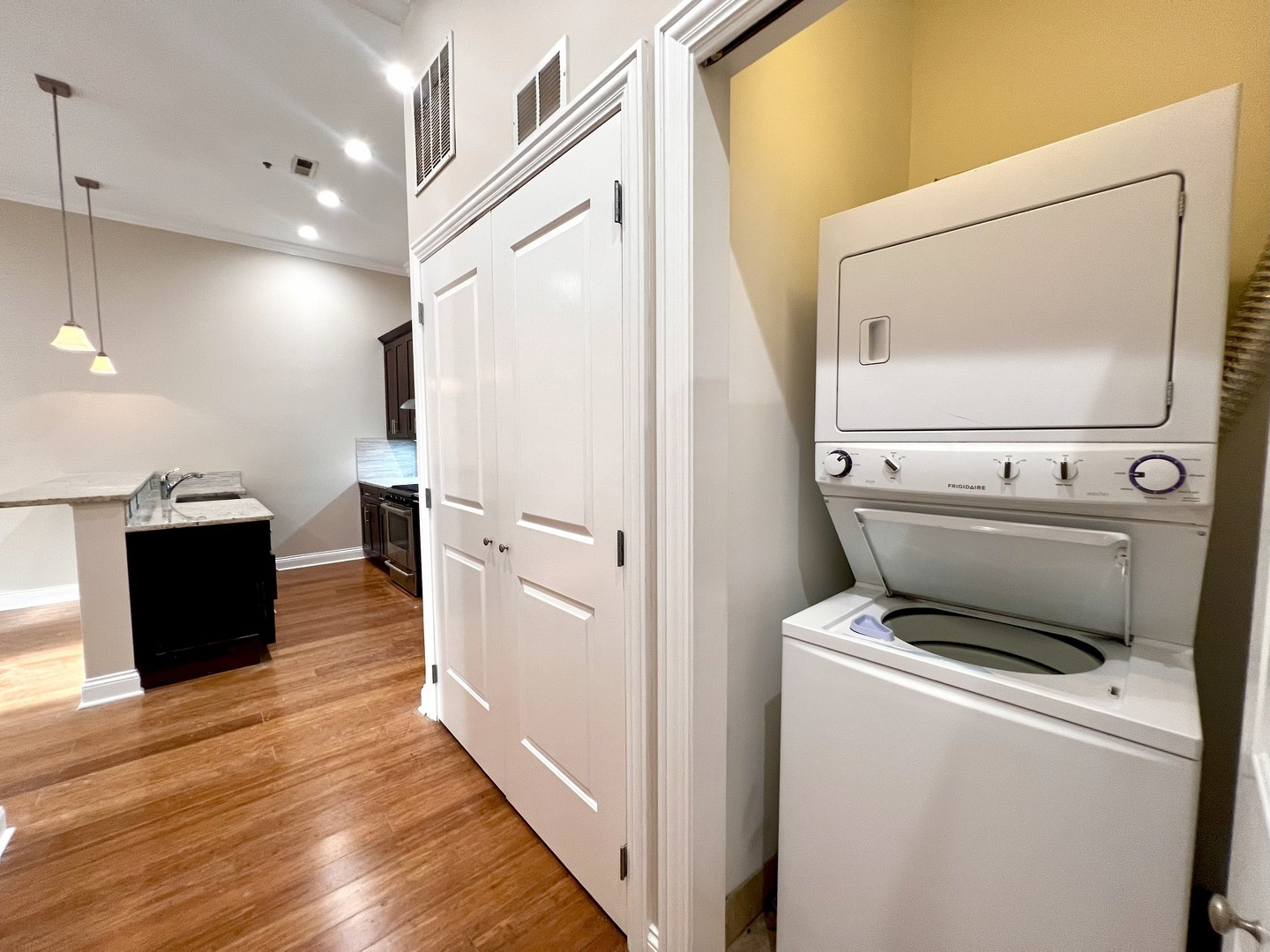 1002 W Van Buren Street Unit: 102