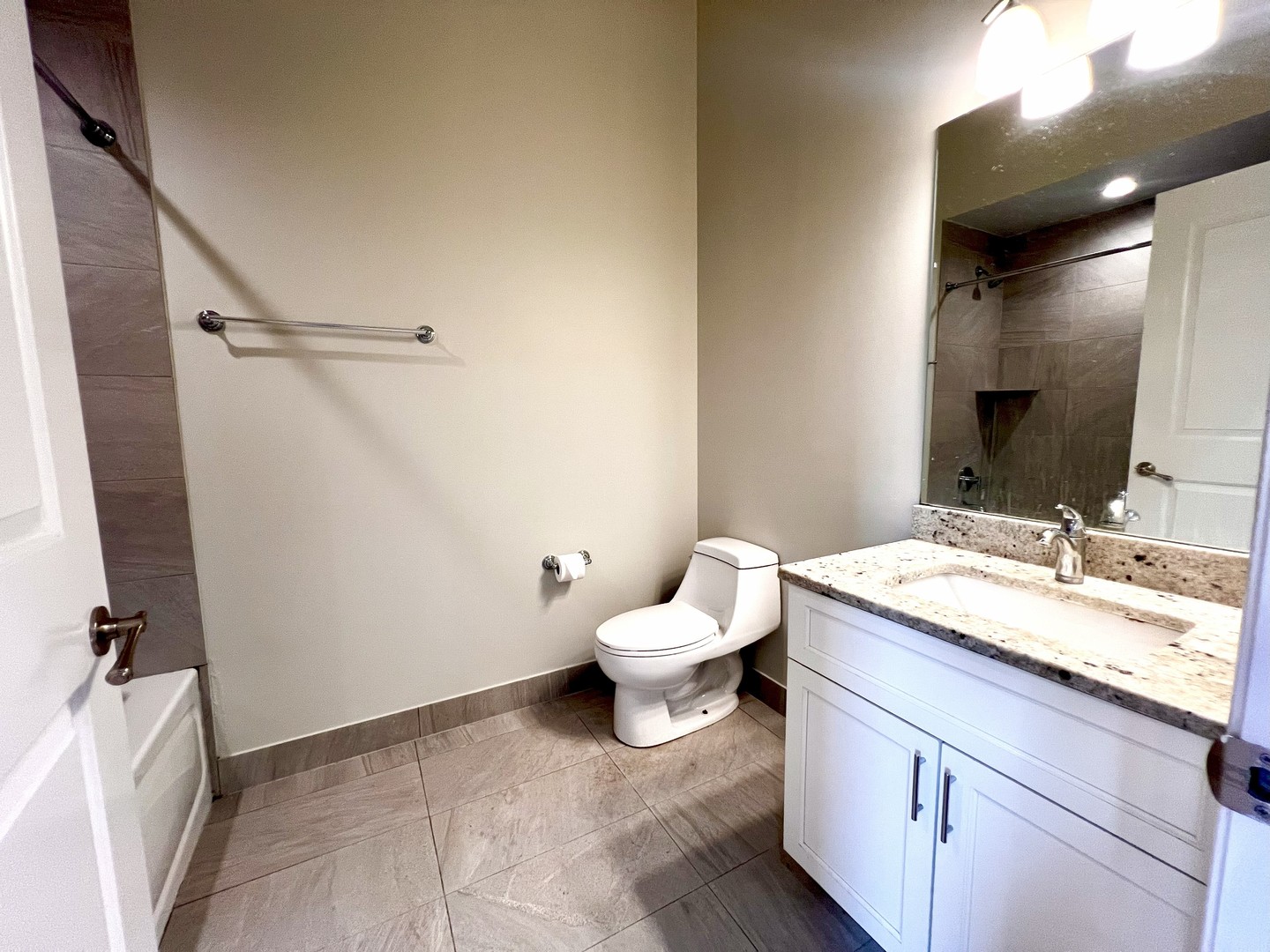 1002 W Van Buren Street Unit: 102