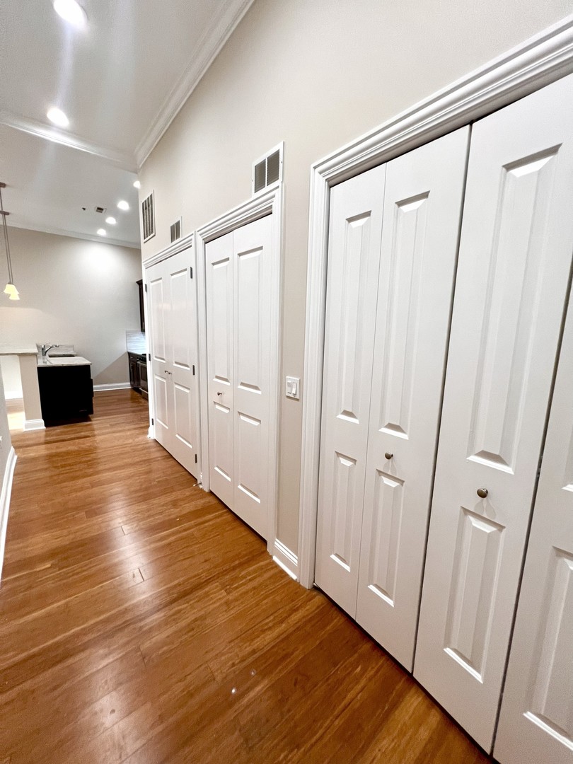 1002 W Van Buren Street Unit: 102