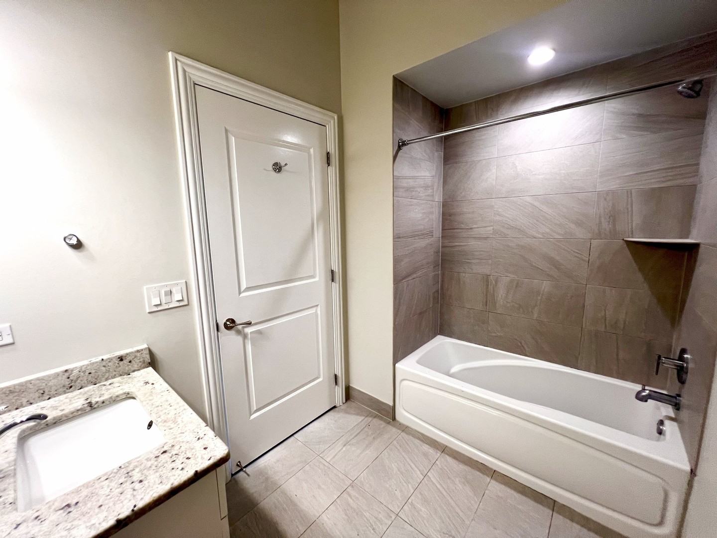 1002 W Van Buren Street Unit: 102