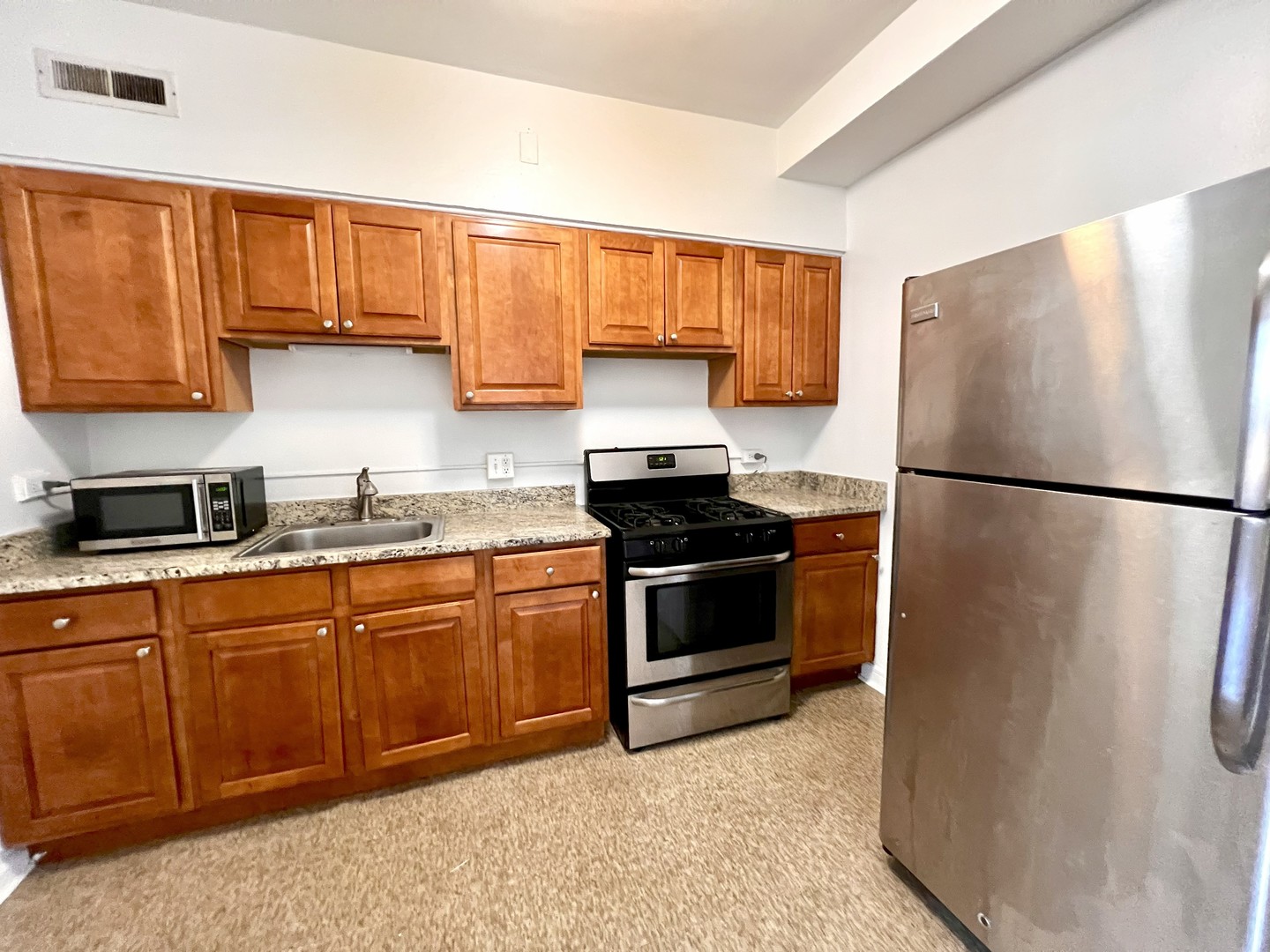 6230 N Kenmore Avenue Unit: 1604