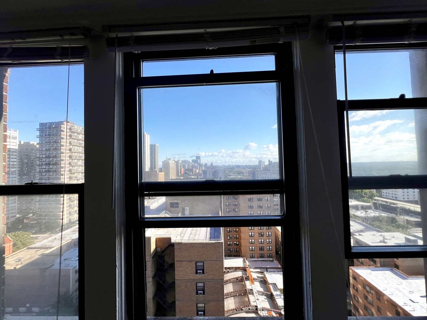 6230 N Kenmore Avenue Unit: 1604