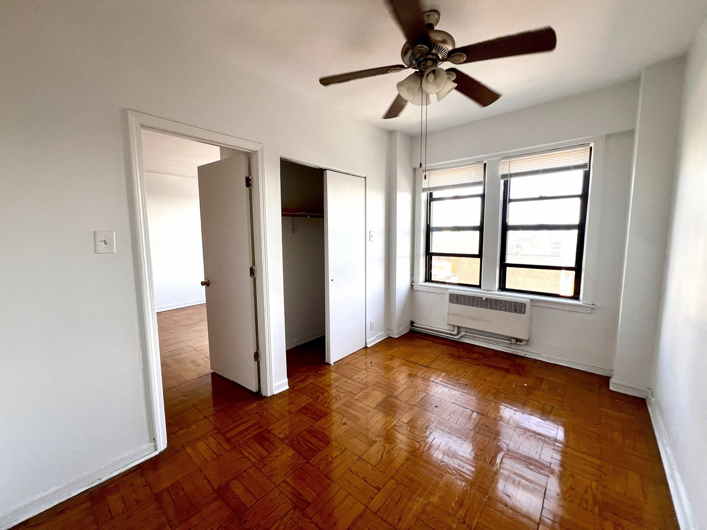 6230 N Kenmore Avenue Unit: 1604
