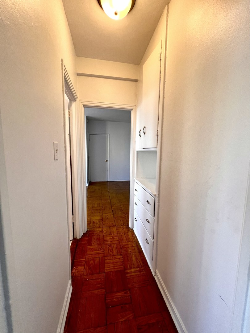 6230 N Kenmore Avenue Unit: 1604