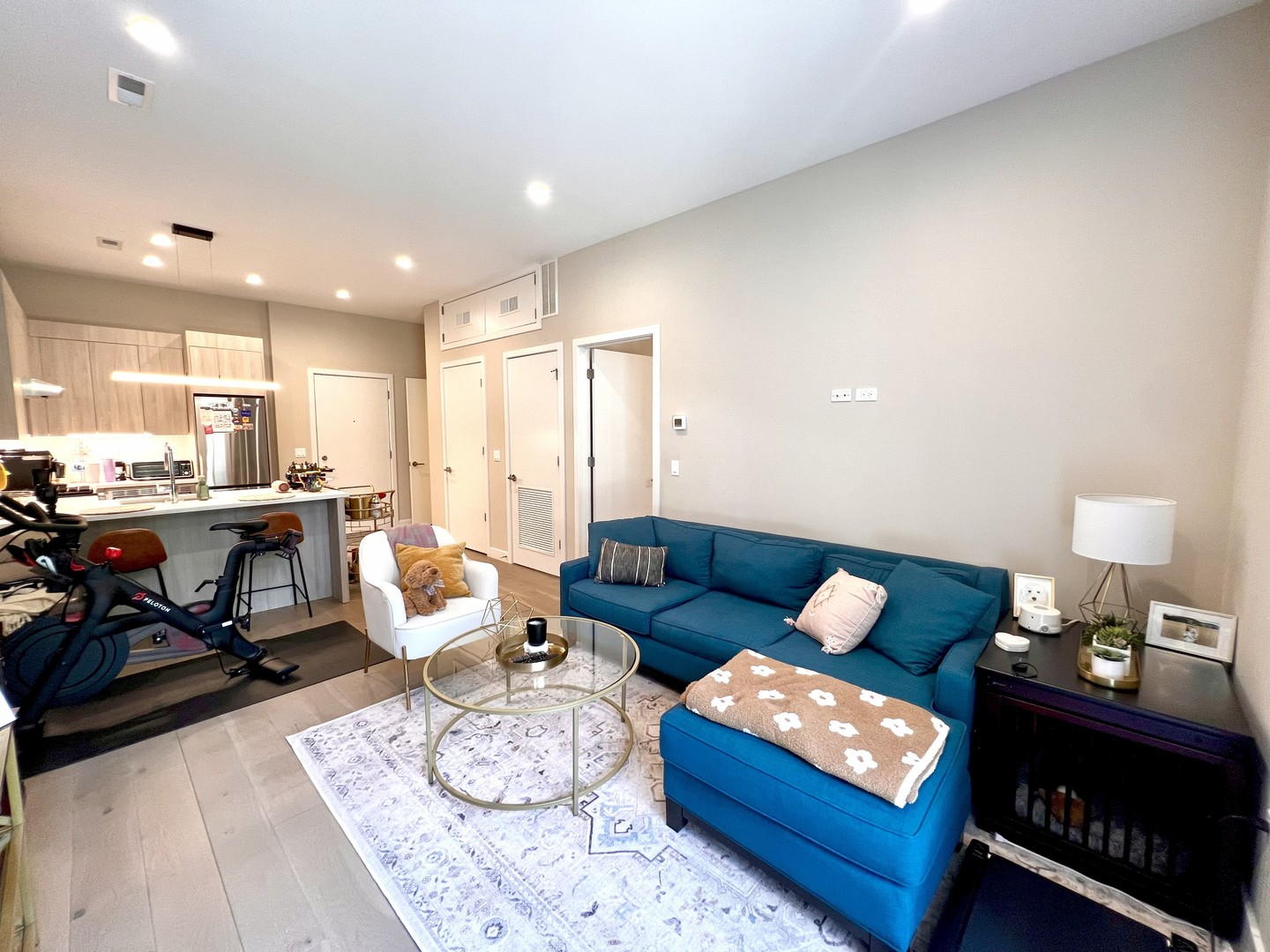 3757 N Sheffield Avenue Unit: 109