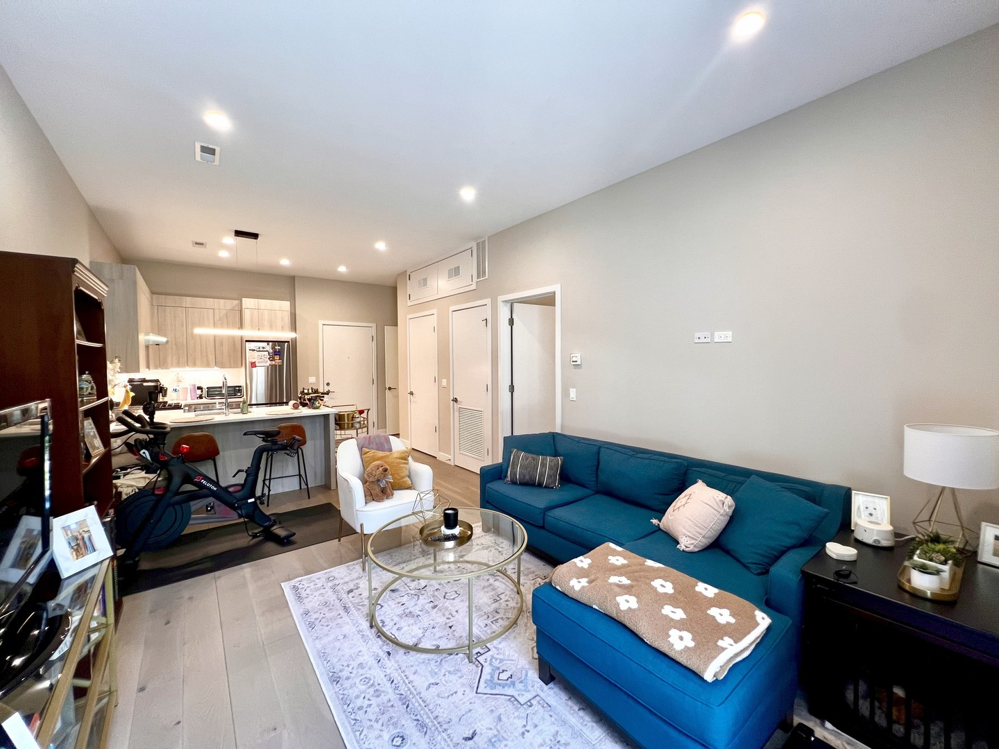 3757 N Sheffield Avenue Unit: 109