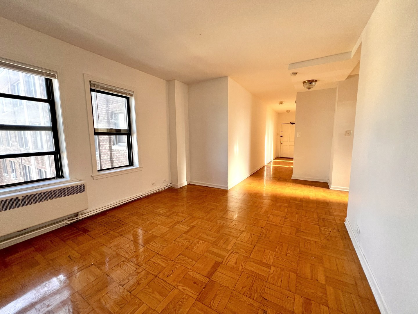 6230 N Kenmore Avenue Unit: 1607