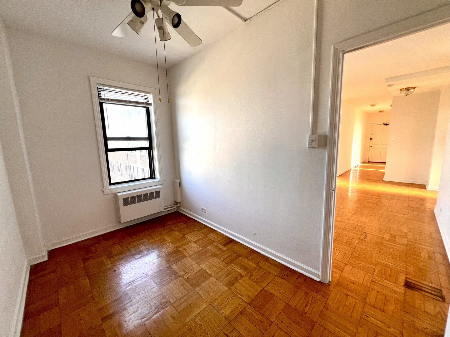 6230 N Kenmore Avenue Unit: 1607