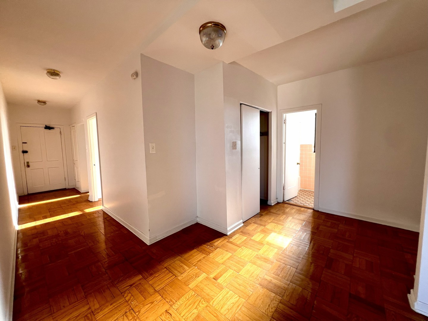 6230 N Kenmore Avenue Unit: 1607
