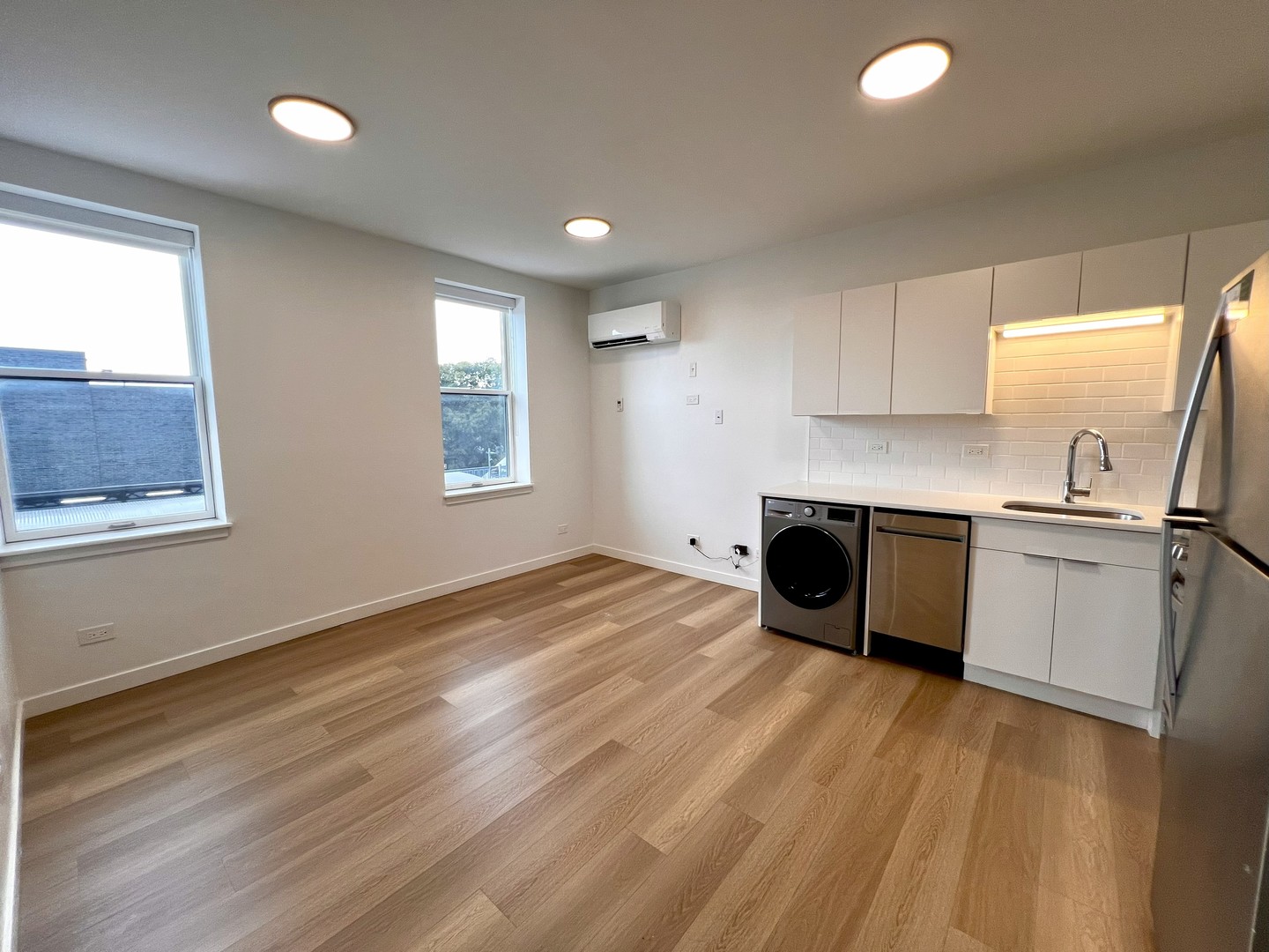 1650 W Roscoe Street Unit: 508
