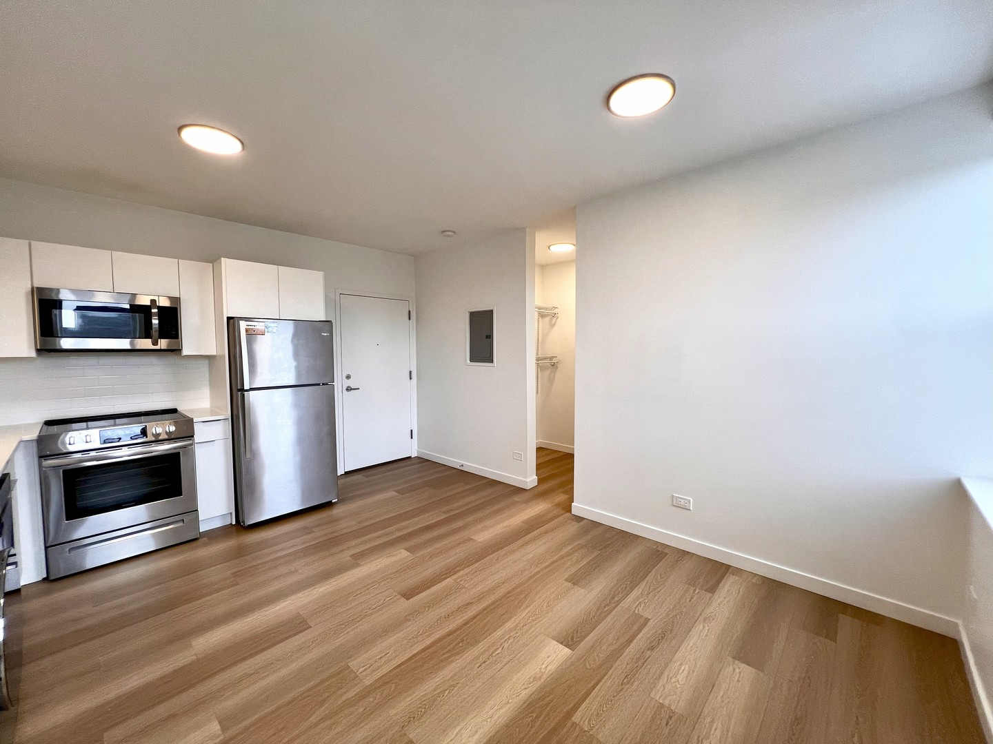 1650 W Roscoe Street Unit: 508