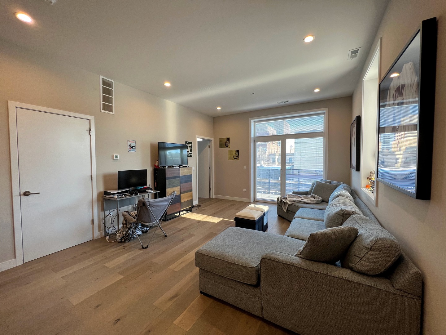 3757 N Sheffield Avenue Unit: 313